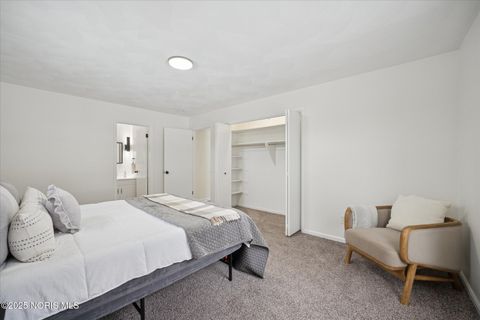 Tiny photo for 405 Normandie Boulevard, Bowling Green, OH 43402 (MLS # 10002099)