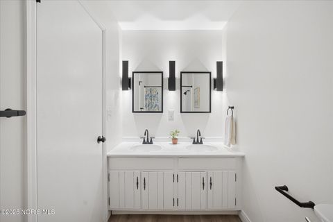 Tiny photo for 405 Normandie Boulevard, Bowling Green, OH 43402 (MLS # 10002099)