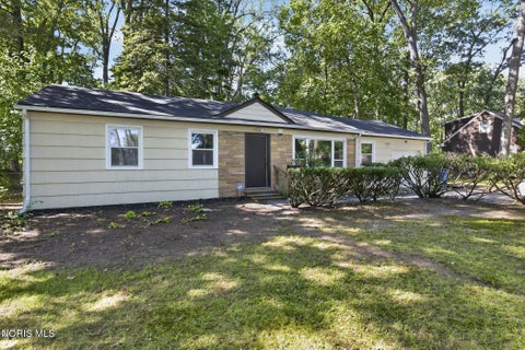Tiny photo for 5045 Fairgreen Drive, Toledo, OH 43613 (MLS # 10013940)