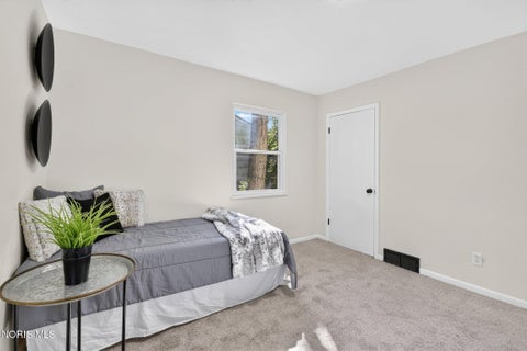 Tiny photo for 5045 Fairgreen Drive, Toledo, OH 43613 (MLS # 10013940)