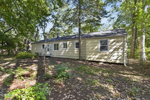 Tiny photo for 5045 Fairgreen Drive, Toledo, OH 43613 (MLS # 10013940)