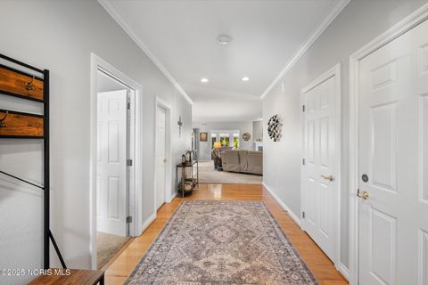 Tiny photo for 6948 Longwater Drive, Maumee, OH 43537 (MLS # 10000631)