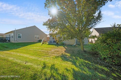 Tiny photo for 6948 Longwater Drive, Maumee, OH 43537 (MLS # 10000631)