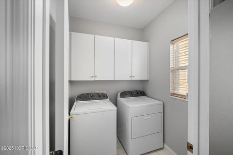 Tiny photo for 6948 Longwater Drive, Maumee, OH 43537 (MLS # 10000631)