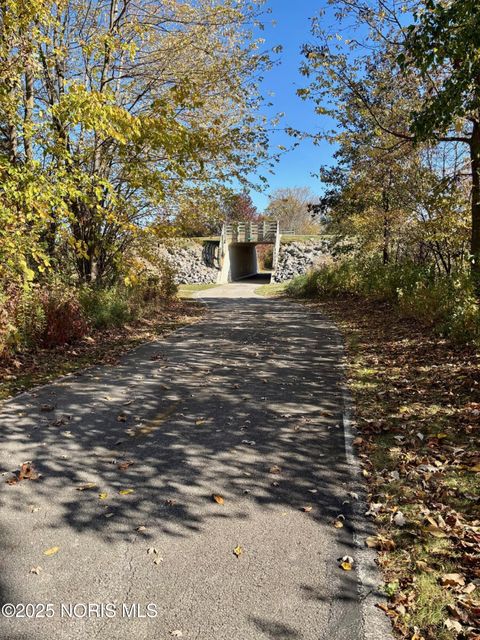 Tiny photo for 6948 Longwater Drive, Maumee, OH 43537 (MLS # 10000631)