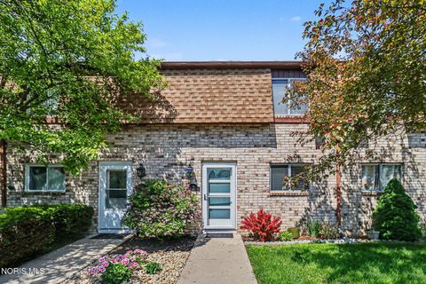 Photo of 744 Fairway Drive #29, Wauseon, OH 43567 (MLS # 10007786)