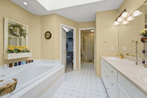 Tiny photo for 6541 Carrietowne Court, Toledo, OH 43615 (MLS # 10010950)