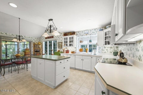 Tiny photo for 6541 Carrietowne Court, Toledo, OH 43615 (MLS # 10010950)