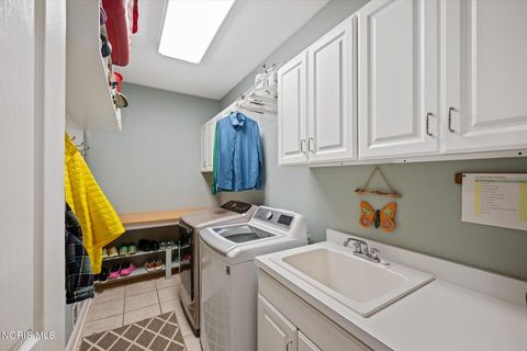 Tiny photo for 2417 Waterford Village Drive, Sylvania, OH 43560 (MLS # 10005316)