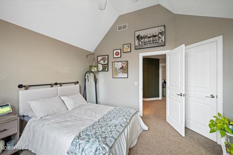 Tiny photo for 2417 Waterford Village Drive, Sylvania, OH 43560 (MLS # 10005316)