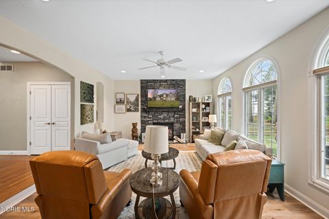 Tiny photo for 2417 Waterford Village Drive, Sylvania, OH 43560 (MLS # 10005316)