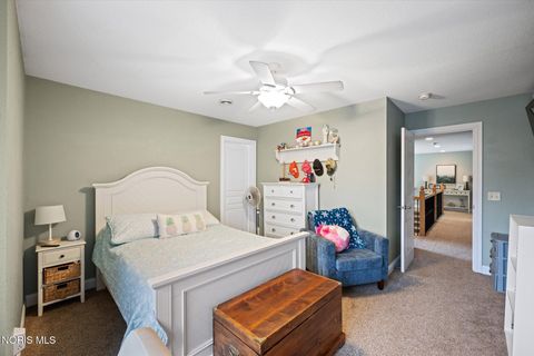 Tiny photo for 2417 Waterford Village Drive, Sylvania, OH 43560 (MLS # 10005316)