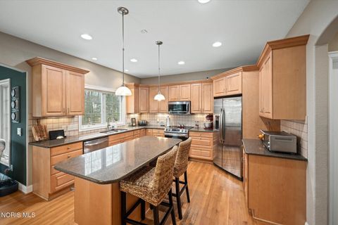 Tiny photo for 2417 Waterford Village Drive, Sylvania, OH 43560 (MLS # 10005316)