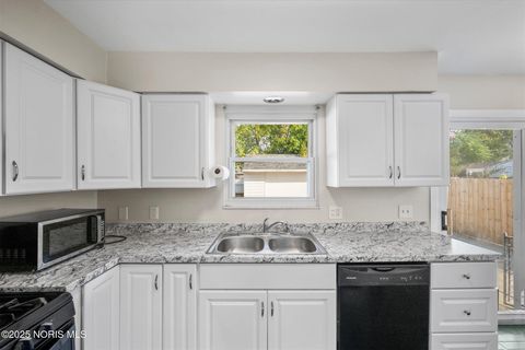 Tiny photo for 4022 Clover Ridge Court, Toledo, OH 43623 (MLS # 10000007)