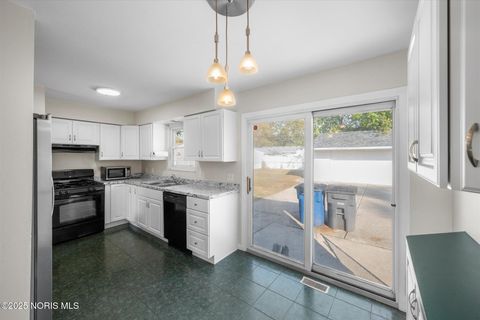 Tiny photo for 4022 Clover Ridge Court, Toledo, OH 43623 (MLS # 10000007)