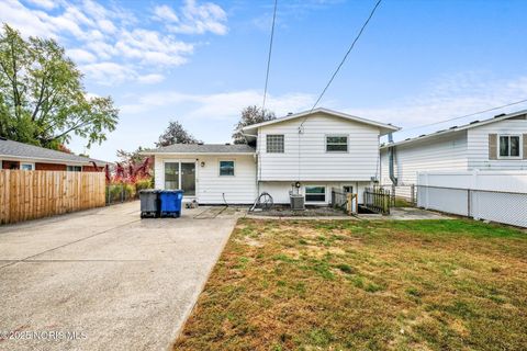 Tiny photo for 4022 Clover Ridge Court, Toledo, OH 43623 (MLS # 10000007)