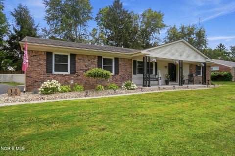 Tiny photo for 5115 Cranston Drive, Toledo, OH 43615 (MLS # 10011080)