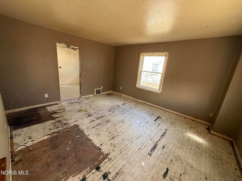 Tiny photo for 3427 Beaumont Drive, Toledo, OH 43608 (MLS # 10004664)