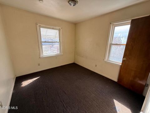 Tiny photo for 3427 Beaumont Drive, Toledo, OH 43608 (MLS # 10004664)