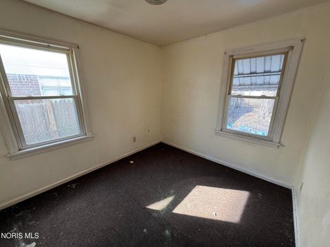 Tiny photo for 3427 Beaumont Drive, Toledo, OH 43608 (MLS # 10004664)