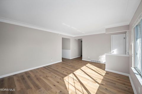 Tiny photo for 5217 Grosse Point Parkway, Toledo, OH 43611 (MLS # 10005422)