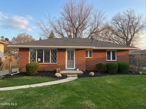 Photo of 5217 Grosse Point Parkway, Toledo, OH 43611 (MLS # 10005422)