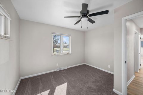 Tiny photo for 5217 Grosse Point Parkway, Toledo, OH 43611 (MLS # 10005422)