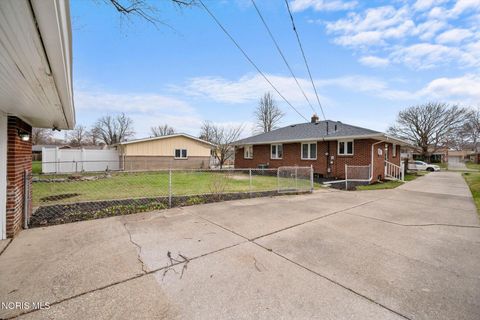 Tiny photo for 5217 Grosse Point Parkway, Toledo, OH 43611 (MLS # 10005422)