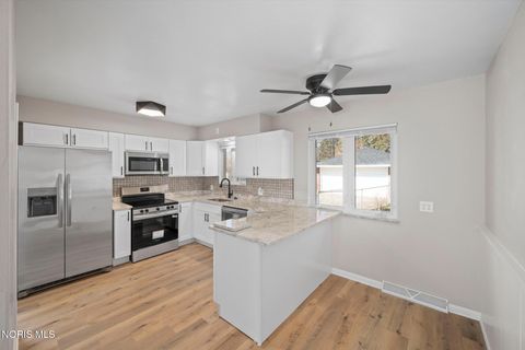 Tiny photo for 5217 Grosse Point Parkway, Toledo, OH 43611 (MLS # 10005422)