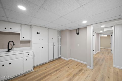 Tiny photo for 5217 Grosse Point Parkway, Toledo, OH 43611 (MLS # 10005422)