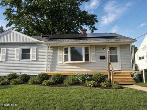 Tiny photo for 2902 Claredale Road, Toledo, OH 43613 (MLS # 10013016)