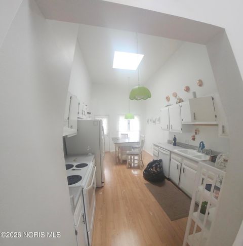 Tiny photo for 10 Picardie Court, Bowling Green, OH 43402 (MLS # 10003893)