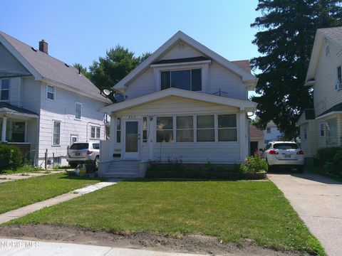 Photo of 865 Ogden Avenue, Toledo, OH 43609 (MLS # 10010269)