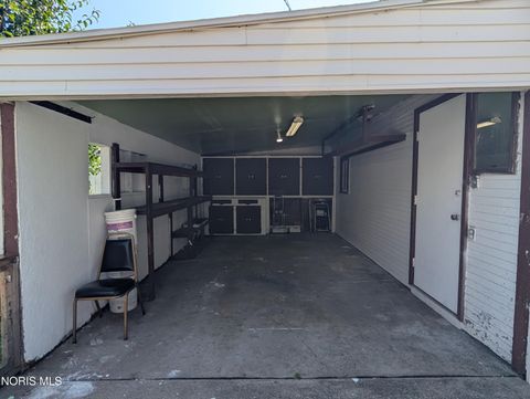 Tiny photo for 865 Ogden Avenue, Toledo, OH 43609 (MLS # 10010269)