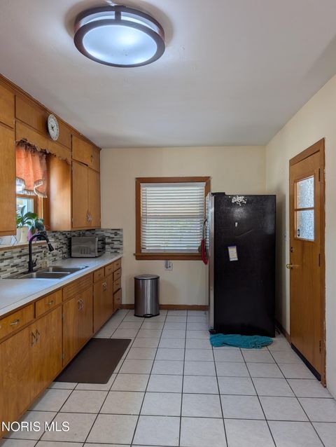 Tiny photo for 865 Ogden Avenue, Toledo, OH 43609 (MLS # 10010269)
