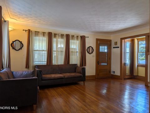 Tiny photo for 865 Ogden Avenue, Toledo, OH 43609 (MLS # 10010269)