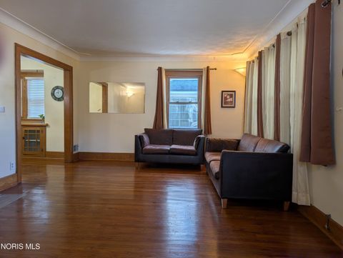 Tiny photo for 865 Ogden Avenue, Toledo, OH 43609 (MLS # 10010269)