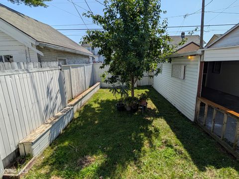 Tiny photo for 865 Ogden Avenue, Toledo, OH 43609 (MLS # 10010269)