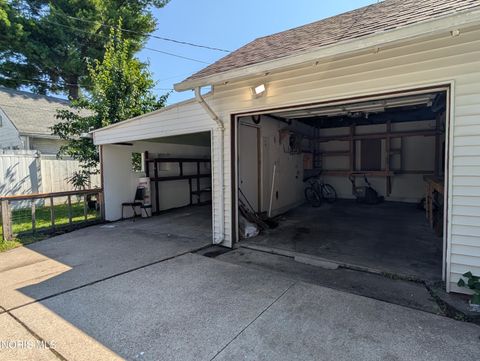 Tiny photo for 865 Ogden Avenue, Toledo, OH 43609 (MLS # 10010269)
