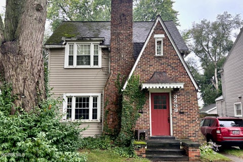 Photo of 3239 Algonquin Parkway, Toledo, OH 43606 (MLS # 10013494)