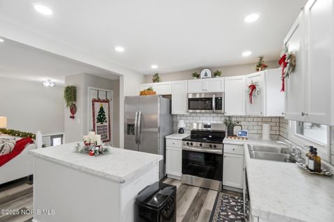 Tiny photo for 636 W Melrose Avenue, Findlay, OH 45840 (MLS # 10002202)