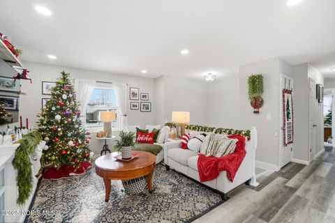 Tiny photo for 636 W Melrose Avenue, Findlay, OH 45840 (MLS # 10002202)