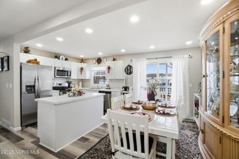 Tiny photo for 636 W Melrose Avenue, Findlay, OH 45840 (MLS # 10002202)