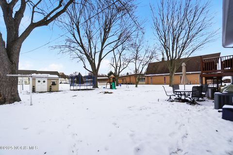 Tiny photo for 636 W Melrose Avenue, Findlay, OH 45840 (MLS # 10002202)