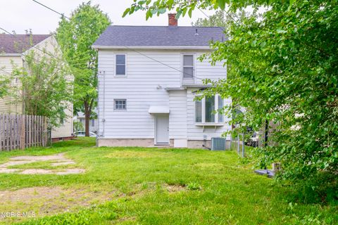 Tiny photo for 2430 Georgetown Avenue, Toledo, OH 43613 (MLS # 10008345)