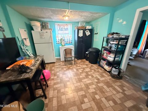 Tiny photo for 1102 Harding Drive, Toledo, OH 43609 (MLS # 10006692)