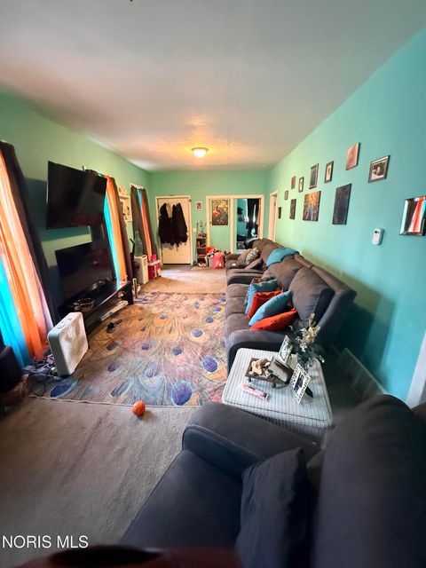 Tiny photo for 1102 Harding Drive, Toledo, OH 43609 (MLS # 10006692)