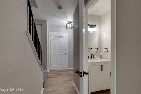 Tiny photo for 2014 Inglewood Road, Holland, OH 43528 (MLS # 10000460)