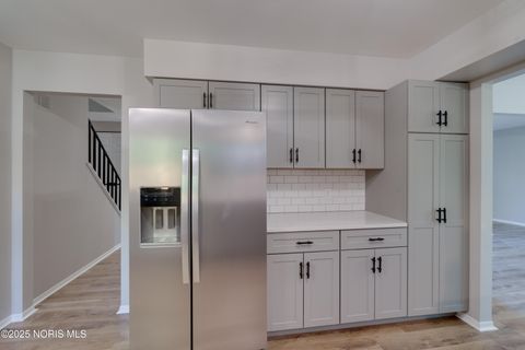 Tiny photo for 2014 Inglewood Road, Holland, OH 43528 (MLS # 10000460)