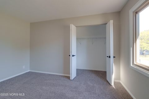 Tiny photo for 2014 Inglewood Road, Holland, OH 43528 (MLS # 10000460)